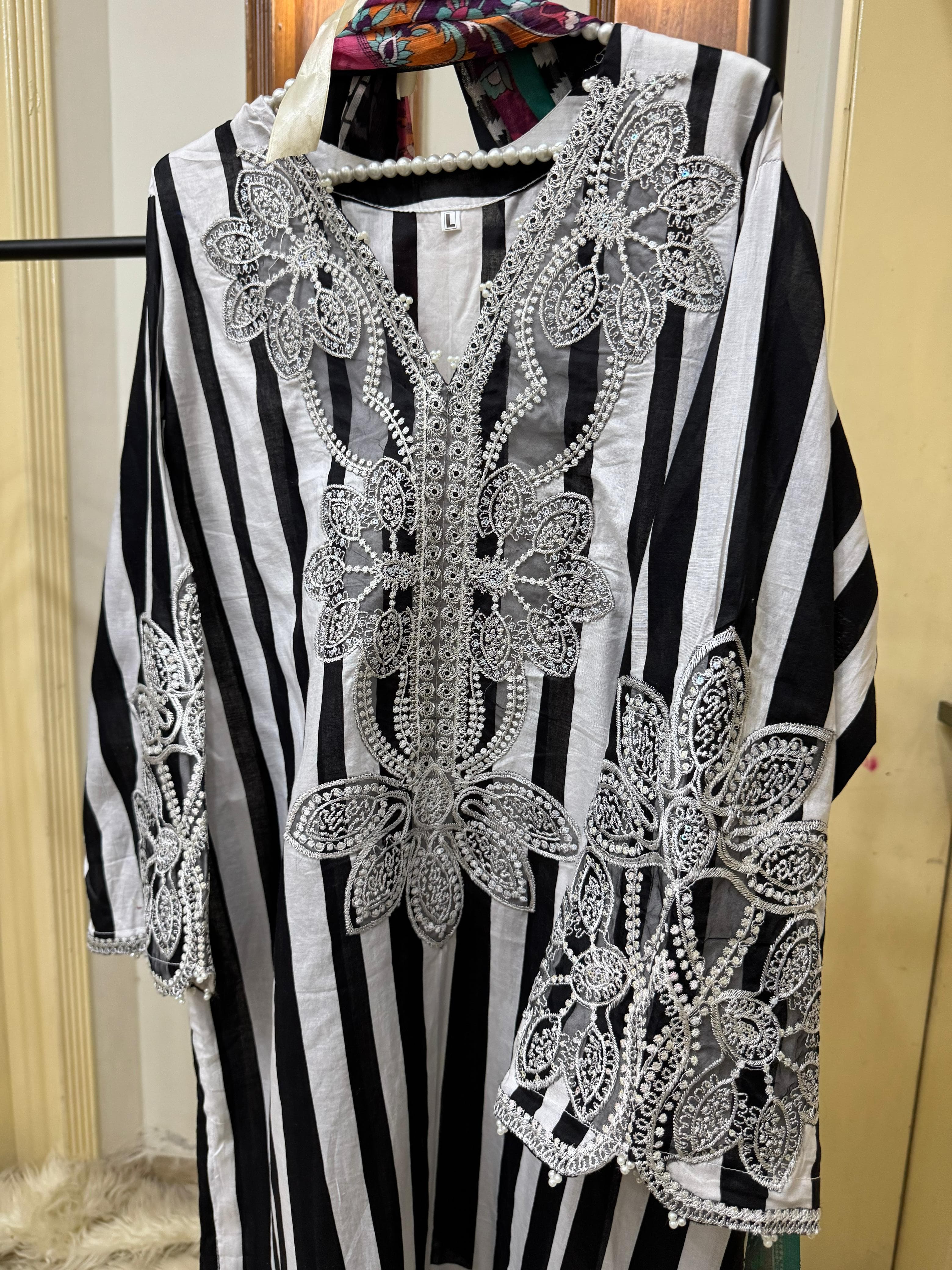 Luxury Digital Printed Lawn 3PC Suit – Embroidered Shirt | Chiffon Dupatta | Rready to Wear
