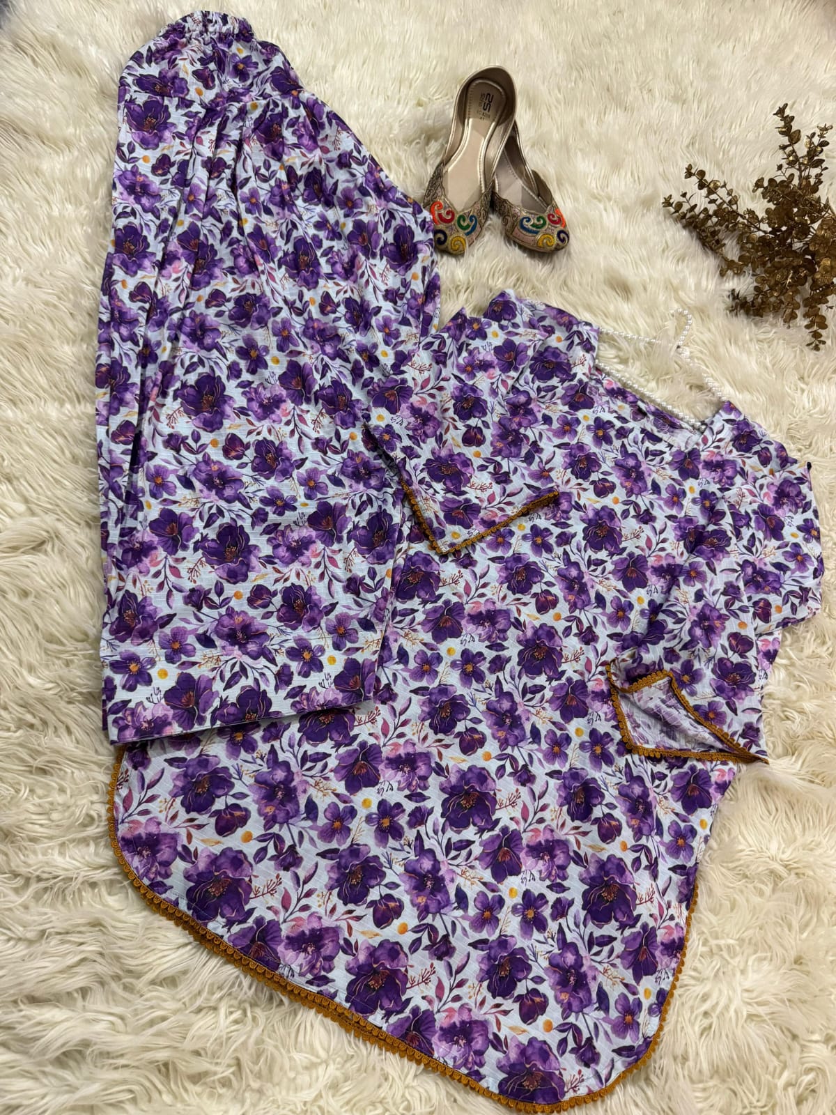 Bana Dora Lawn Ensemble – Lace Embellished Shirt with Farshi Shalwar
